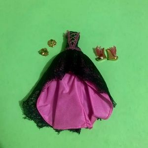 Draculaura’s 13 Wishes outfit